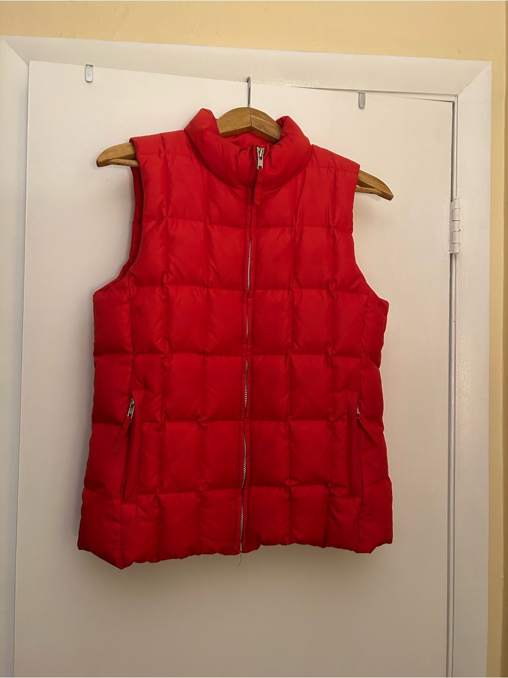 GAP Red Quilted Puffer Vest - Sleeveless Zippered